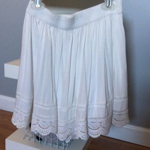 White Aeropostale’s skirt